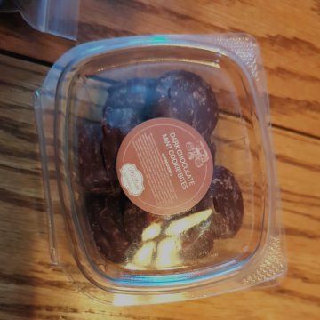 Get our dark chocolate mint cookies for your Valentine on this Valentine's day. A great chocolate treat for him or her makes a great Valentine's day gift basket.